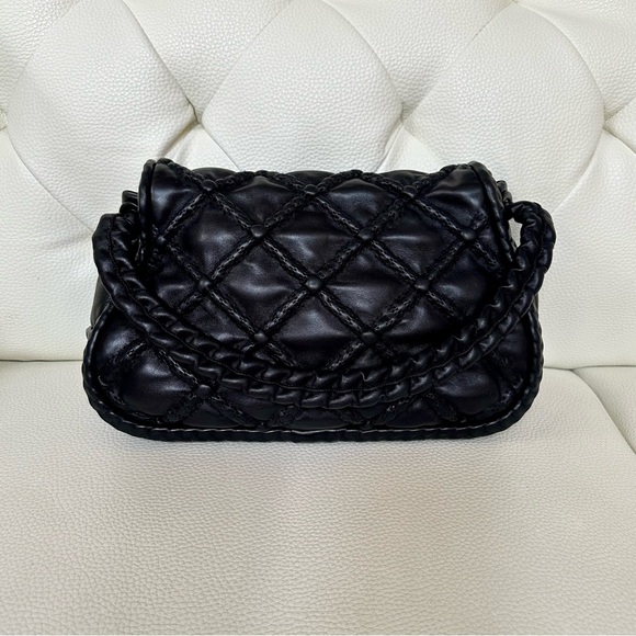 Chanel handbag - Picture 2 of 10